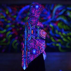 Magischer PONCHO Exo Moleculat Mind warme Festival Kleidung, Schwarzlicht UV-aktives Cape, Fraktal Trippy Mantel, Fraktal Poncho, Festival Poncho Bild 4