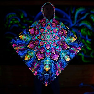 Vêtements chauds Magic PONCHO Mandala , cape réactive aux UV lumière noire, manteau fractal Trippy Psytrance, poncho fractal, poncho de festival image 5