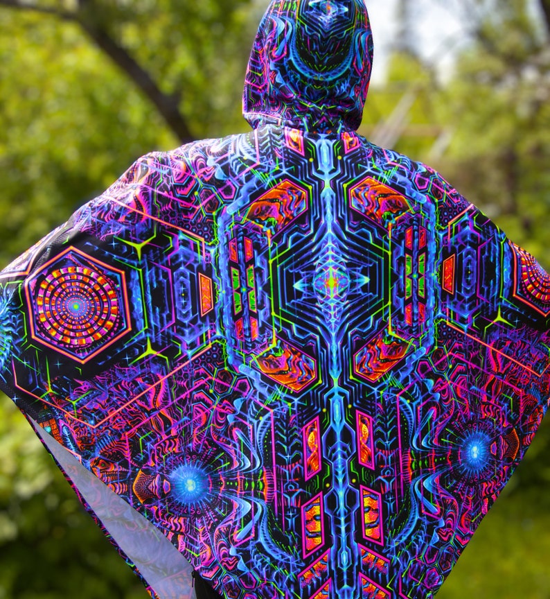 Magischer PONCHO Exo Moleculat Mind warme Festival Kleidung, Schwarzlicht UV-aktives Cape, Fraktal Trippy Mantel, Fraktal Poncho, Festival Poncho Bild 10