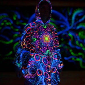 Magic PONCHO Rising Energy warm festival wear, Blacklight UV reactive cape, fractal Trippy Psytrance mantle, neon mandala, fractal poncho zdjęcie 4