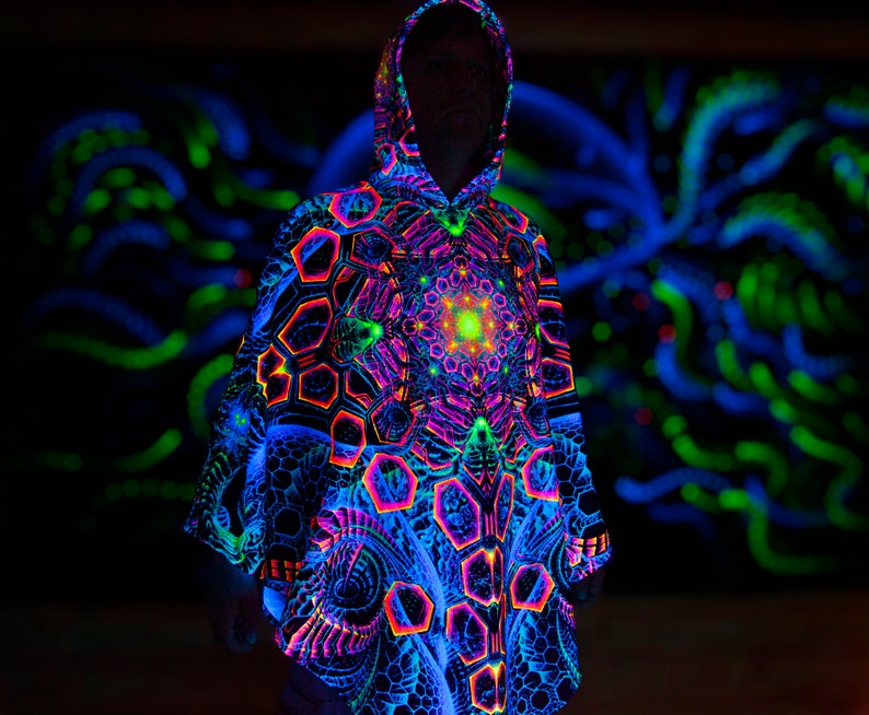 Magic PONCHO Rising Energy warm festival wear, Blacklight UV reactive cape, fractal Trippy Psytrance mantle, neon mandala, fractal poncho zdjęcie 4
