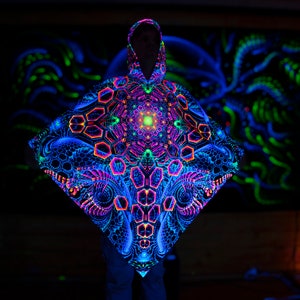 Magic PONCHO Rising Energy warm festival wear, Blacklight UV reactive cape, fractal Trippy Psytrance mantle, neon mandala, fractal poncho zdjęcie 6