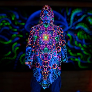 Magie PONCHO Rising Energy warme Festival Kleidung, Schwarzlicht UV-aktives Cape, Fraktal Trippy, Psytrance Mantel, Neon Mandala, Fraktal Poncho Bild 5