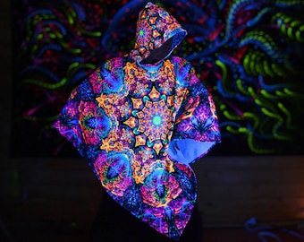 Magic PONCHO “QuantumParticle” warm festival wear, Blacklight UV cape, fractal Trippy Psytrance mantle, fractal poncho, festival poncho