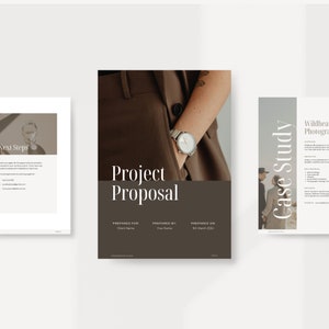 K&ouml;nnte beinhalten: Ein Projekt-Vorschlagsdokument mit dem Titel "Project Proposal" in wei&szlig;er Schrift auf braunem Hintergrund. Das Dokument enth&auml;lt den Text "Prepared For", "Prepared By" und "Prepared On" mit entsprechenden Informationen.