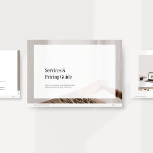 K&ouml;nnte beinhalten: Eine Seite aus einem Service- und Preisleitfaden mit dem Text "Services & Pricing Guide" und "View our most popular range of brand strategy, design and website development services". Die Seite hat einen braunen Strickstoff-Hintergrund.