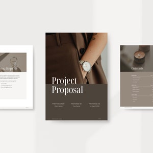 Puede incluir: Un documento de propuesta de proyecto con fondo marr&oacute;n y texto blanco. El documento incluye el t&iacute;tulo "Propuesta de proyecto", los nombres "Nombre del cliente" y "Su nombre", y la fecha "8 de marzo de 2024".