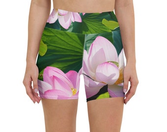 Pantalón corto deportivo estampado - Flor de loto - Verde y rosa