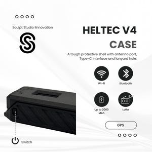 Puede incluir: Una funda HELTEC V4 negra con una carcasa protectora resistente, puerto de antena, interfaz Tipo-C y orificio para cordón. Cuenta con Wi-Fi, Bluetooth, hasta 2000 mAh, LoRa y GPS. También se ve el texto "Sculpt Studio Innovation" y la letra "S".
