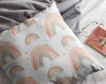 Almofada Boho Arco-Íris, Almofada Neutra para Quarto de Bebê, Almofada Decorativa para Quarto Infantil, Fronha Arco-Íris Pastel, Decoração para Quarto de Criança, Presente para Chá de Bebê