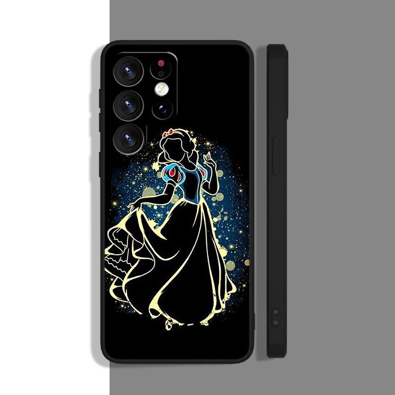 Peut inclure: Coque de t&eacute;l&eacute;phone noire avec une silhouette de Blanche-Neige dans une robe jaune, bleue et rouge sur un fond &eacute;toil&eacute;.