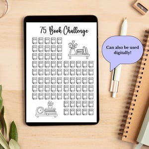 Puede incluir: Un rastreador de desaf&iacute;o de 75 libros imprimible en blanco y negro con una ilustraci&oacute;n de una estanter&iacute;a y un reloj. El texto "75 Book Challenge" est&aacute; en la parte superior de la p&aacute;gina. El texto "Can also be used digitally!" est&aacute; en un bocadillo de di&aacute;logo.
