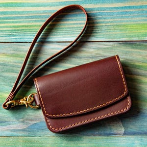 Leder Schlüsselanhänger Brieftasche mit Münzfach und Handschlaufe | Kleine Geldbörse/Kartenhalter | Schlüsselring Mini Geldbörse | Braune Leporello-Geldbörse