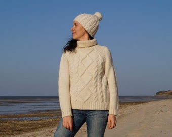 HANDSPUN - Unisex Aran Wolle Pullover, 100% Bio-Wolle, Weißer Pullover mit Zopfmuster, Handgestrickter Fischerpullover, Rollkragenpullover, Custom