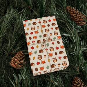 Papel de regalo Amigos del Bosque — Lindo papel de regalo de otoño, zorros, erizos y búhos, papel de regalo de animales de otoño imagen 13