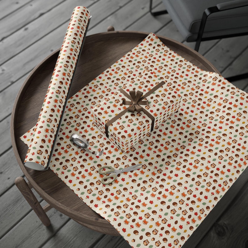 Papel de regalo Amigos del Bosque — Lindo papel de regalo de otoño, zorros, erizos y búhos, papel de regalo de animales de otoño imagen 6