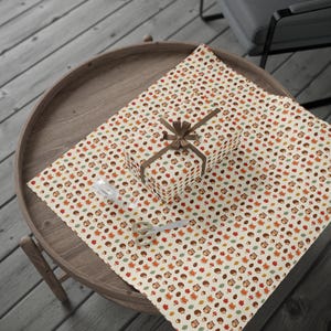 Papel de regalo Amigos del Bosque — Lindo papel de regalo de otoño, zorros, erizos y búhos, papel de regalo de animales de otoño imagen 12