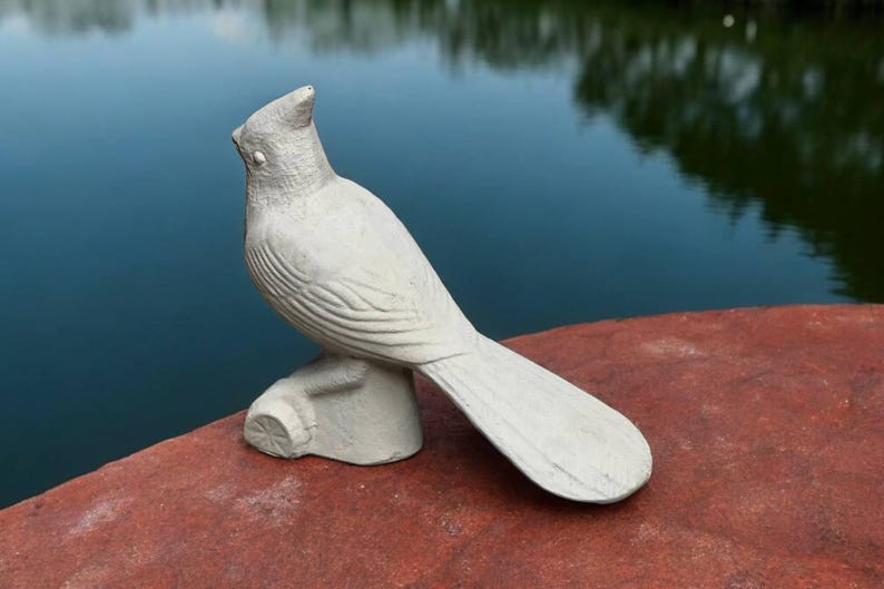 StatuesMadeInUSA Cardinal Bird Figure - Thumbnail 2