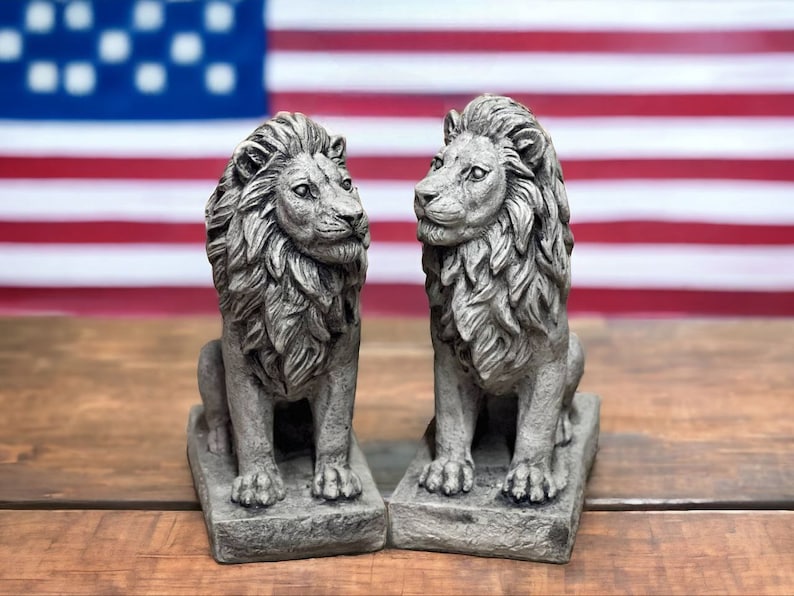 StatuesMadeInUSA Lions on Base Statue - Thumbnail 2