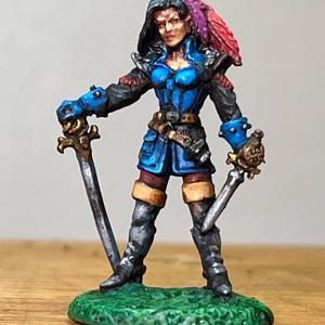 Maria Roseblade, Fighter from Reaper Miniatures, Painted Miniature, Painted Dungeons and Dragons D&D Pathfinder Miniature, Painted DND