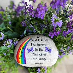 Personalized Pet Memorial Stone: Hand-Painted Garden Decor