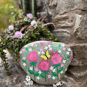 Rose Garden Stone, Butterfly Rock, Welcome Decor, Outdoor Garden Art, Pet Memorial Stone, Pet Remembrance Gift, Mom&#39;s Garden Gift