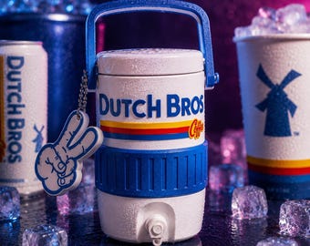 Dutch Bros Mini Cooler Jug 3D-tryckt hållare | Läskälskarepresent | Skrivbordsdekoration | Söt mugghållare | Fanpresent | Kaffeälskarepresent