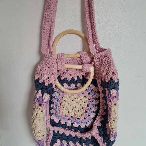 Sac en laine avec anse en bois