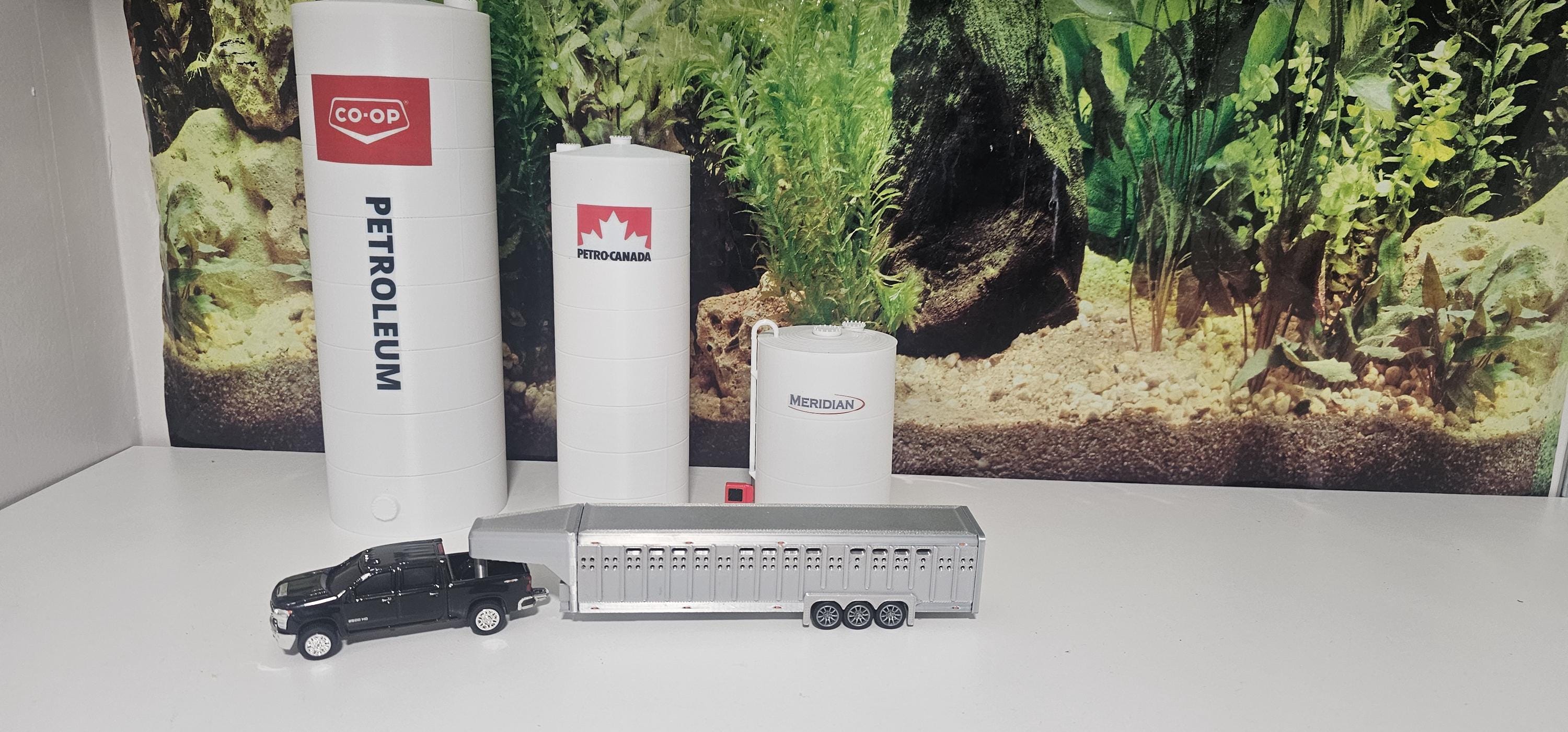鉄道模型 TURNPIKE LIVESTOCK TRAILER MAMMOTH Cattle livestock trailer - T-678 Kurier 10 - CynkoMet Sp. z