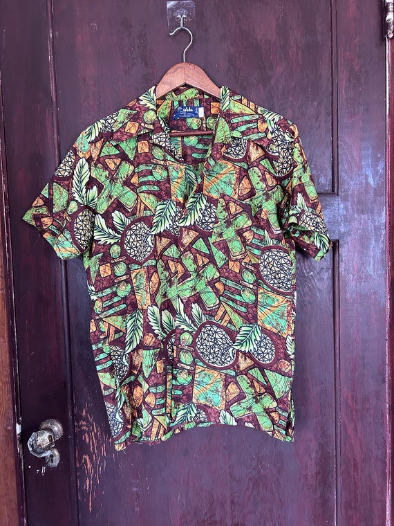 Vintage aloha Hawaiian tropical pattern shirt