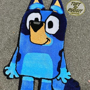 Kundenspezifischer blauer Hundeteppich - 3-Fuß-Karikatur-inspirierter büscheliger Teppich mit hängenden Befestigungen für Wand- oder Bodendekoration