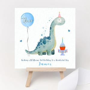 Cartão de aniversário personalizado, balão de festa de dinossauro fofo, cupcake, um menino, primeiro aniversário, filho, neto, sobrinho, primo, irmão, afilhado, qualquer idade
