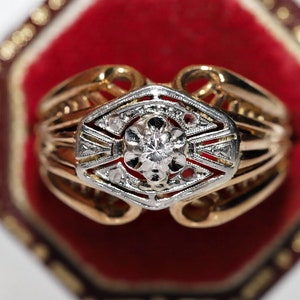 Antique Art Deco Circa 1920s 18k Gold Natural Diamond Decorated Ring