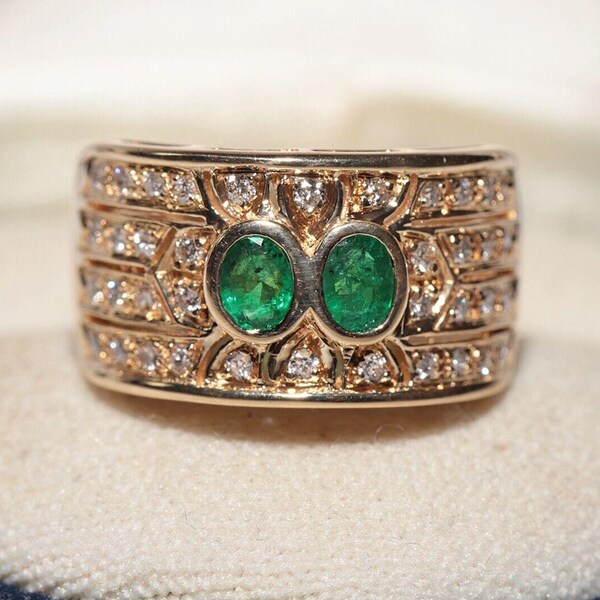 Vintage circa 1980er Jahre 18k Gold natürlicher Diamant und Smaragd Ring