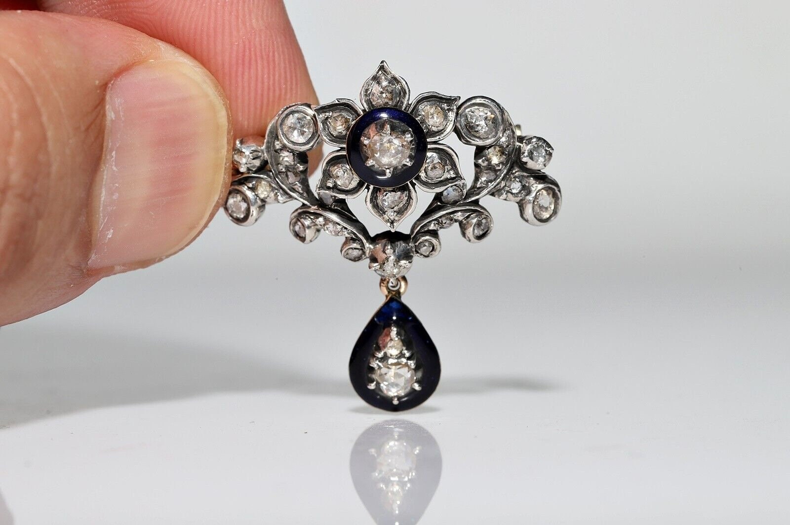 Antique Circa 1870s 18k Gold Top Silver Natural Rose Cut Diamond