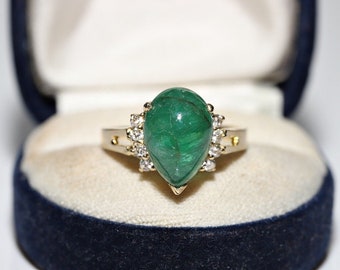 Vintage Circa 1990s 18k Gold Natural Diamond And Cabochon Emerald Decorated Ring