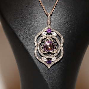 18k Gold Natural Diamond And Amethyst Decrated Pretty Pendant Necklace