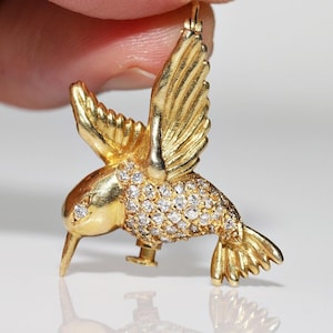 Vintage 1980s 18k Gold Natural Diamond Decorated Bird Brooch