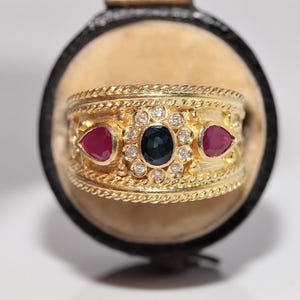 Vintage Circa 1980s 18k Gold Natural Diamond And Sapphire Ruby Decorated Ring