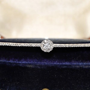 18k White Gold Natural Diamond Decorated Bangle Bracelet