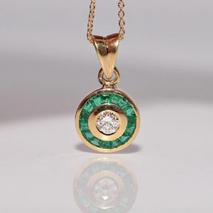 Vintage Circa 1980s 18k Gold Natural Diamond And Caliber Cut Emerald Necklace