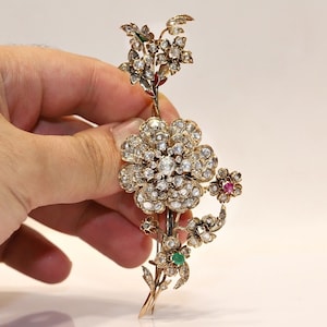 Antıque Cırca 1900S 9K Gold Natural Rose Cut Diamond And Emerald Ruby Brooch