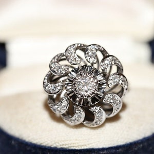 Vintage Circa 1980s 18k White Gold Natural Diamond Decorated Strong Ring
