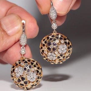 Vintage 18k Gold Natural Diamond And Enamel Decorated Flowers Style Earring