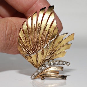 Vintage Circa 1970s 18k Gold Natural Rose Cut Diamond Leaf Style Brooch