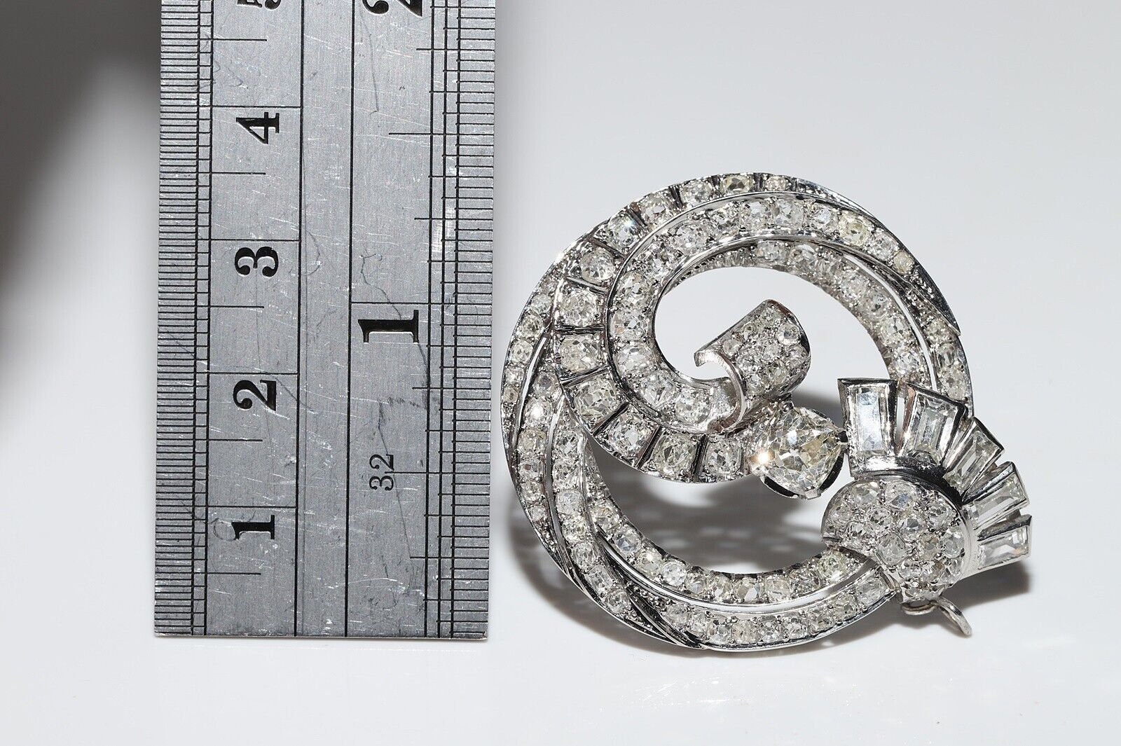 PIECE HORLOGERIE MONTRE AXE DE BALANCIER REGULATEUR FRAN AIS 27/12 VA 37 A PLAT
