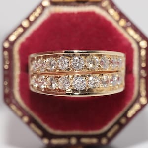 Vintage Circa 1980s 18k Gold Natural Diamond Decorated Band Ring