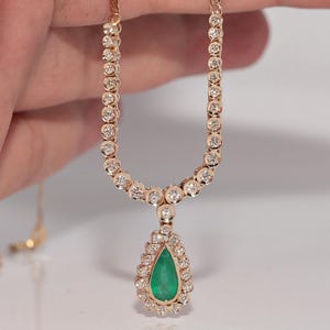 Vintage Circa 1980s 14k Gold Natural Diamond And Pear Cut Emerald Necklace