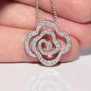 18k Gold Natural Diamond Heart Style Natural Diamond Decorated Pendant Necklace