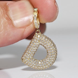 Colgante con letra D decorada con diamantes naturales, oro de 18 quilates, nuevo